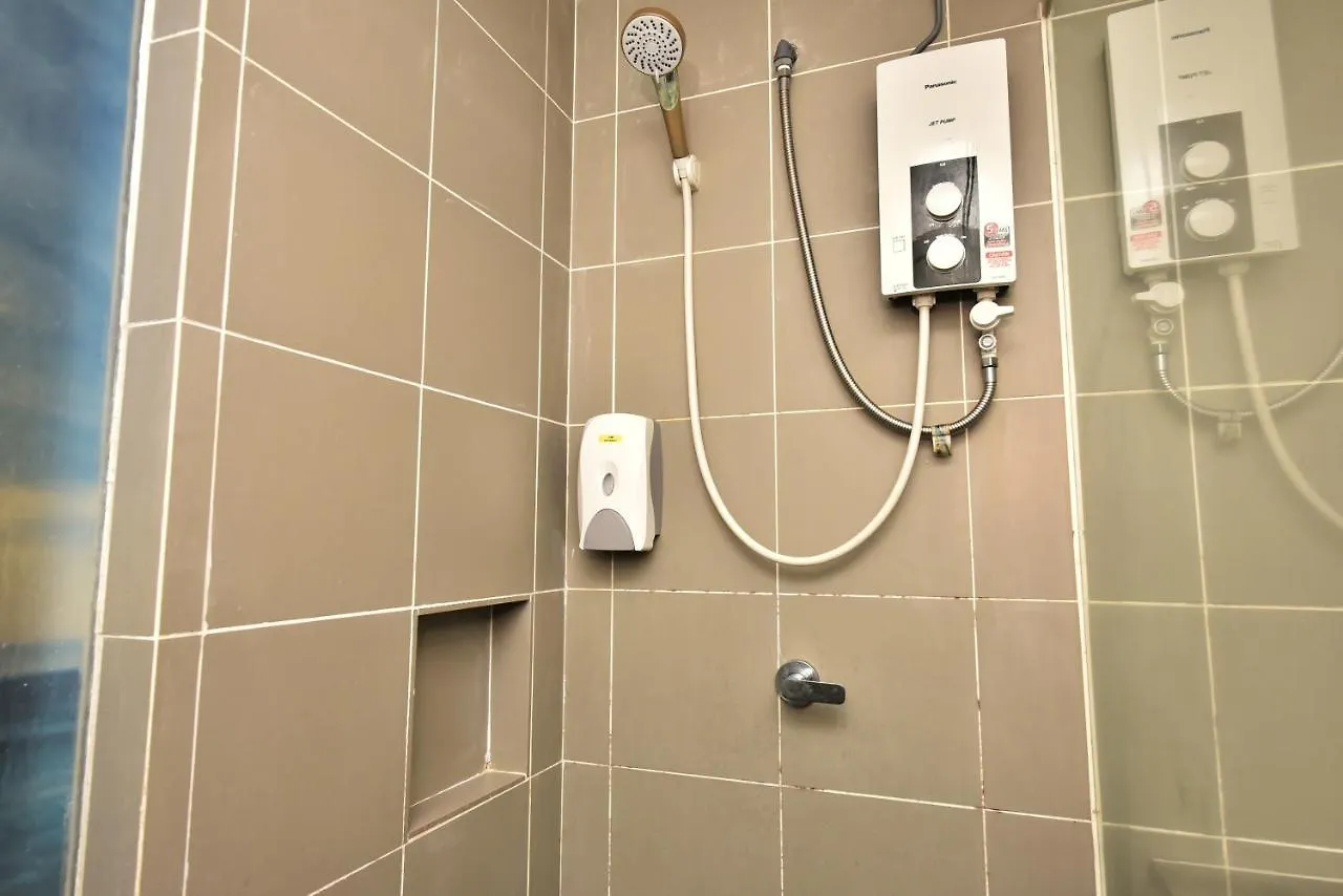 H&F Homestay The Two Owls Nest Aeropod Sovo Studio Room - 2 Queen Bed - Near Airport - Free Parking Kota Kinabalu 0*,  Malezya