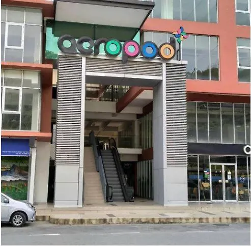 H&F Homestay The Two Owls Nest Aeropod Sovo Studio Room - 2 Queen Bed - Near Airport - Free Parking Kota Kinabalu Daire